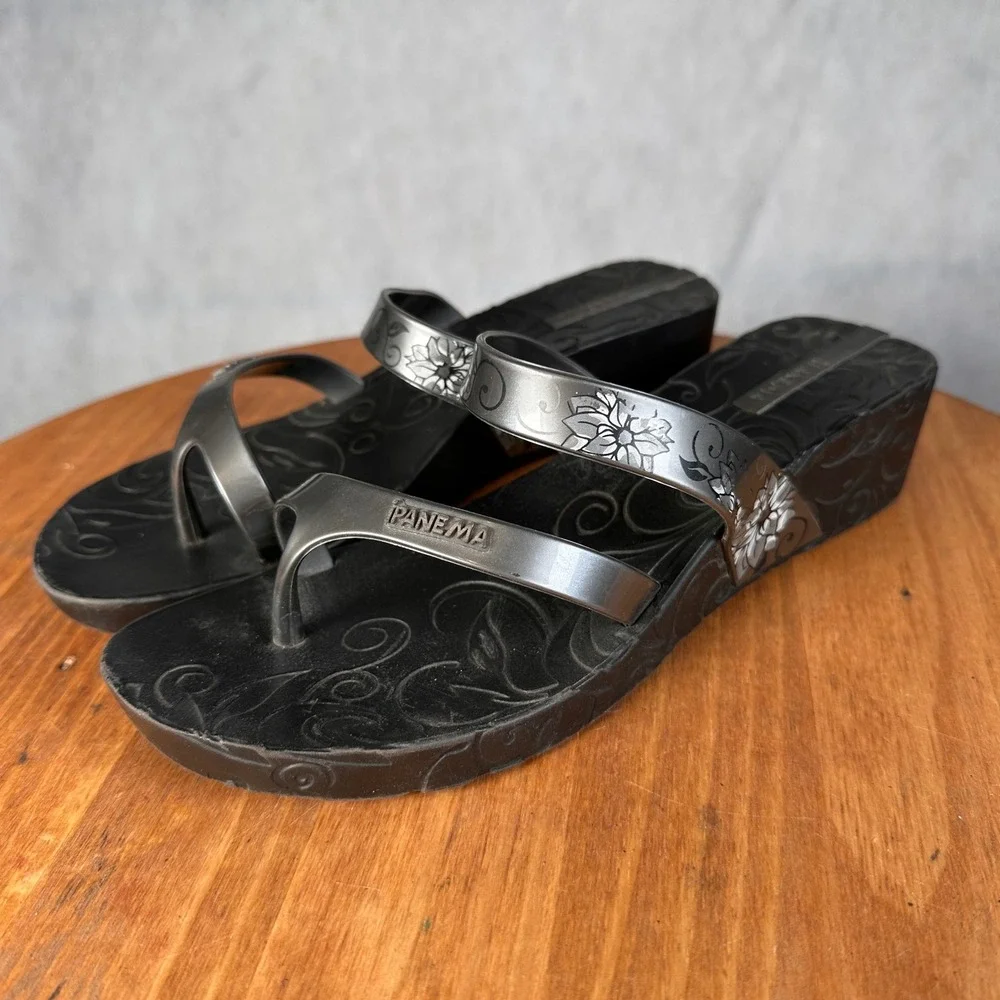 Ipanema Wedge Sandals Women Size 8 Black Silver Floral Platform Flip Flops Good